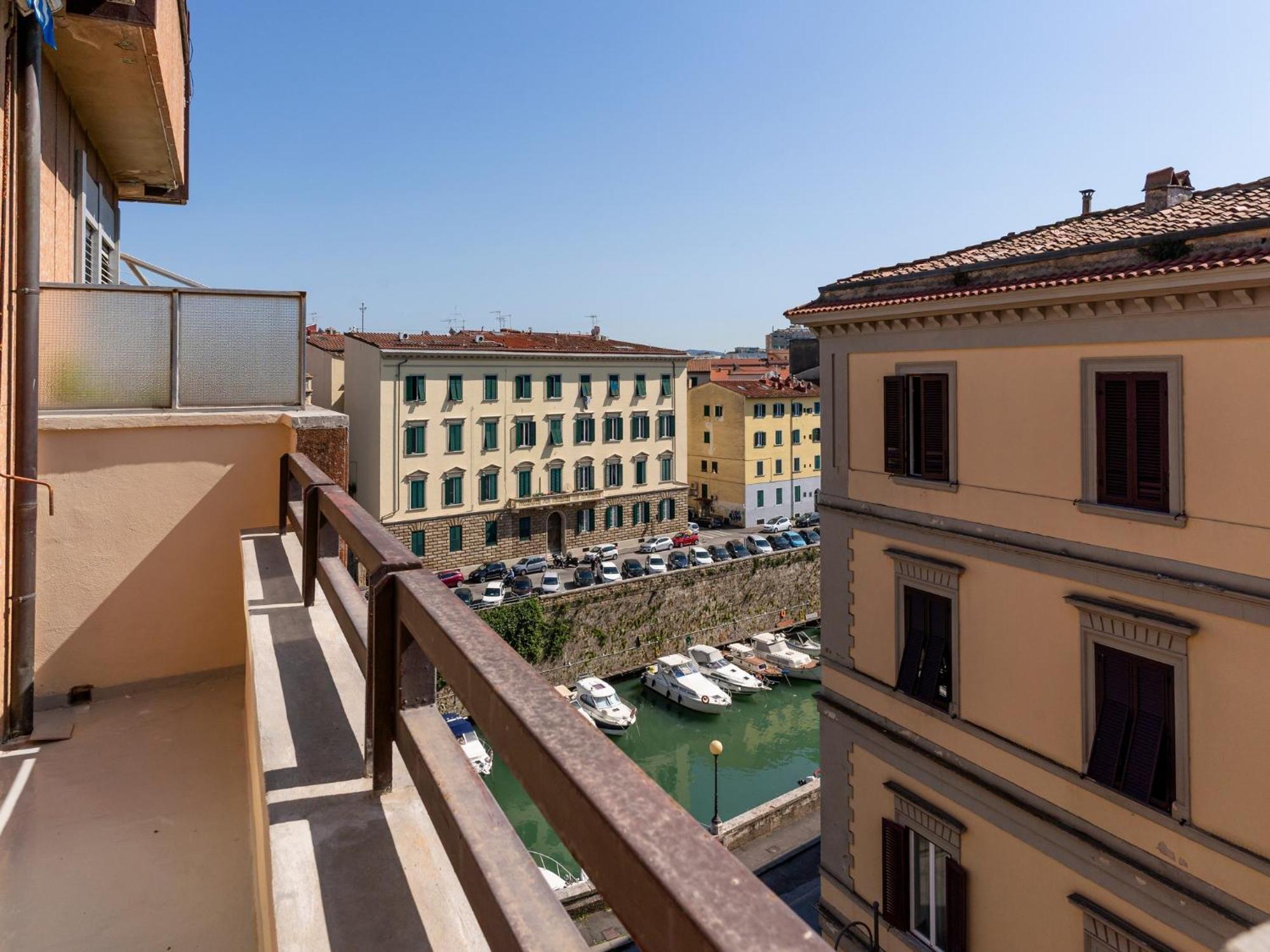 Livorno Central And Modern 2 Apts & 1 Room! Exterior foto