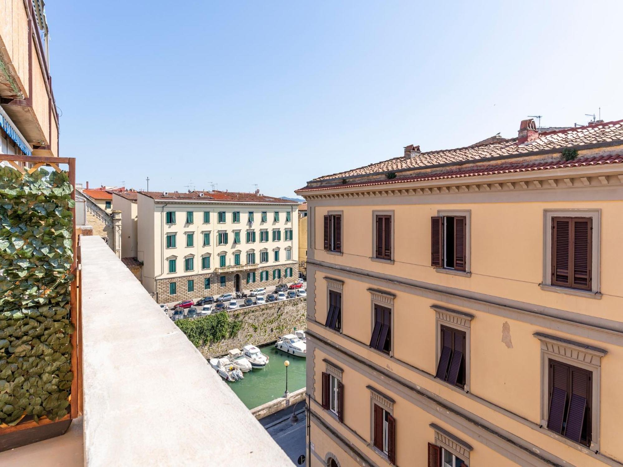 Livorno Central And Modern 2 Apts & 1 Room! Exterior foto